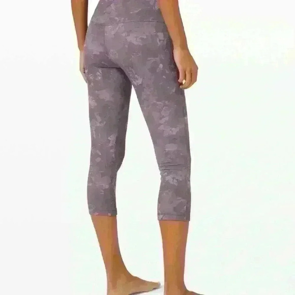 Lululemon Align Crop  21” leggings rejuvenate dark chrome multi size 4 - Picture 2 of 7